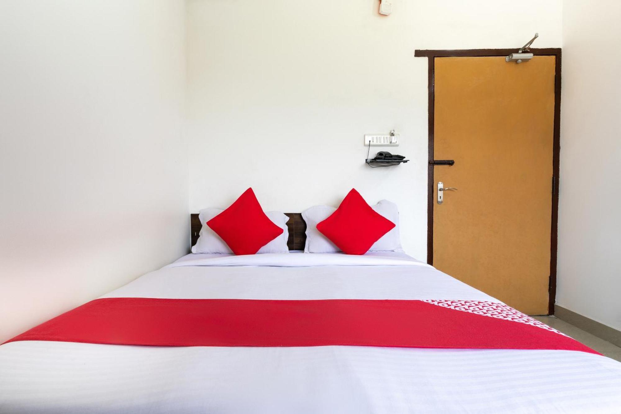 Oyo Splenor Inn Kammasandra Exteriér fotografie